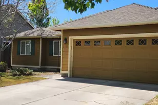 2695 NE 9th St, Redmond, OR 97756 - Photo 3