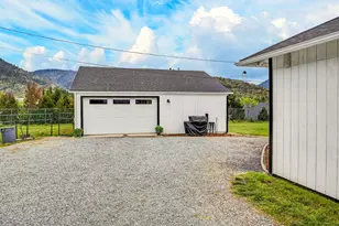 2315 NE Foothill Blvd, Grants Pass, OR 97526 - Photo 29