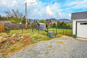 2315 NE Foothill Blvd, Grants Pass, OR 97526 - Photo 37