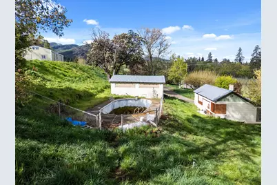 2373 Pioneer Road, Talent, OR 97540 - Photo 25