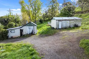 2373 Pioneer Rd, Talent, OR 97540 - Photo 23