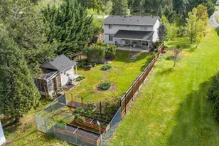 5460 Hwy 238, Jacksonville, OR 97530 - Photo 37