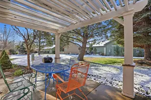 1045 W Collier Glacier Dr, Sisters, OR 97759 - Photo 27