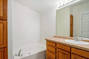 1009 W Yapoah Crater Dr, Sisters, OR 97759 - Photo 21