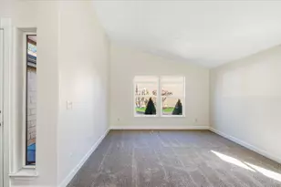 1009 W Yapoah Crater Dr, Sisters, OR 97759 - Photo 9