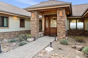 10715 Rockside Ct, Redmond, OR 97756 - Photo 3