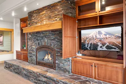 10715 Rockside Court, Redmond, OR 97756 - Photo 9