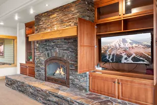 10715 Rockside Ct, Redmond, OR 97756 - Photo 9