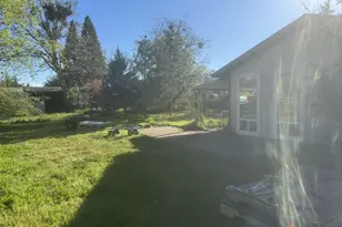 6009 Harris Rd, Central Point, OR 97502 - Photo 21