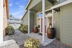 340 Live Oak Loop, Central Point, OR 97502 - Photo 3