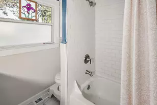 718 W 4th St, Medford, OR 97501 - Photo 13