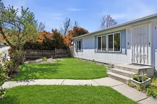 155 Lani Way, Talent, OR 97540 - Photo 5