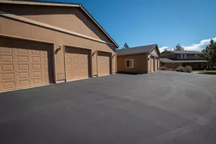 60965 Ward Rd, Bend, OR 97702 - Photo 7