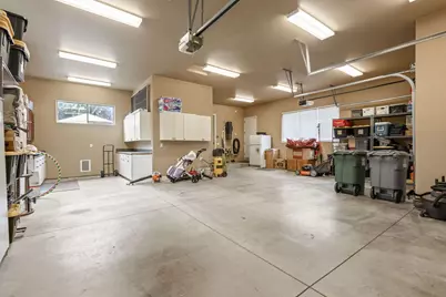 301 SE Larkspur Drive, Madras, OR 97741 - Photo 33
