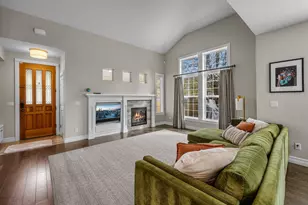 61477 Cultus Lake Ct, Bend, OR 97702 - Photo 3