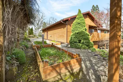 656 N Modoc Avenue, Medford, OR 97504 - Photo 43