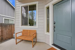 3046 NE Red Oak Dr, Bend, OR 97701 - Photo 3