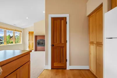 566 W Jefferson Avenue, Sisters, OR 97759 - Photo 11