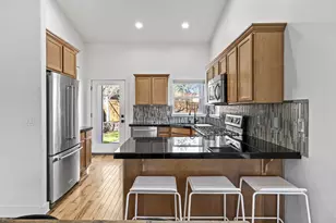 63713 Hunters Cir, Bend, OR 97701 - Photo 9