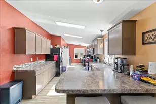 3555 S Pacific Hwy, Medford, OR 97501 - Photo 9