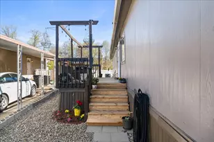 3555 S Pacific Hwy, Medford, OR 97501 - Photo 3