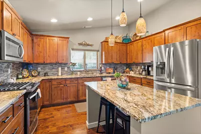 2271 Smokethorn Way, Medford, OR 97504 - Photo 13
