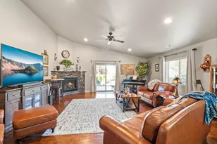 2271 Smokethorn Way, Medford, OR 97504 - Photo 9