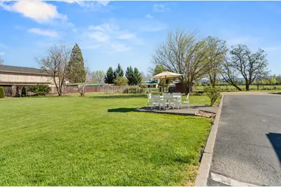 2653 Scenic Avenue, Central Point, OR 97502 - Photo 25