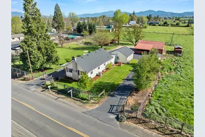 2653 Scenic Avenue, Central Point, OR 97502 - Photo 33