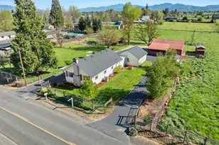 2653 Scenic Ave, Central Point, OR 97502 - Photo 33