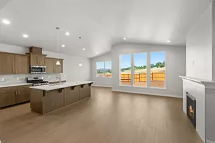 1141 Pumpkin Rdg Dr, Eagle Point, OR 97524 - Photo 3