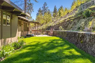 1215 Lakeshore Dr, Klamath Falls, OR 97601 - Photo 59