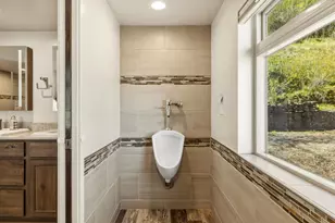 1215 Lakeshore Dr, Klamath Falls, OR 97601 - Photo 39