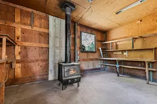 16100 Hawks Lair Rd, La Pine, OR 97739 - Photo 19