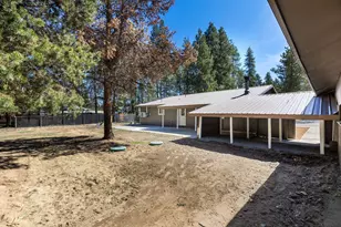 16100 Hawks Lair Rd, La Pine, OR 97739 - Photo 21