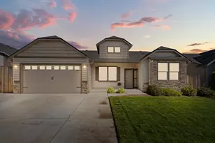 1615 Pearl Eye Ln, Medford, OR 97504 - Photo 5