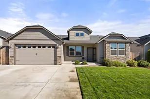 1615 Pearl Eye Ln, Medford, OR 97504 - Photo 1