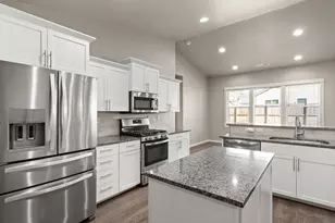 1615 Pearl Eye Ln, Medford, OR 97504 - Photo 7