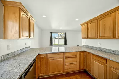 1044 Havenwood Drive, Eagle Point, OR 97524 - Photo 3