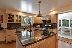 2424 Pembroke Cir, Medford, OR 97504 - Photo 9