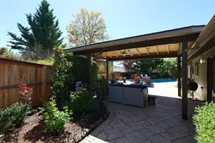 2424 Pembroke Cir, Medford, OR 97504 - Photo 41