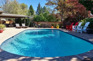 2424 Pembroke Cir, Medford, OR 97504 - Photo 37