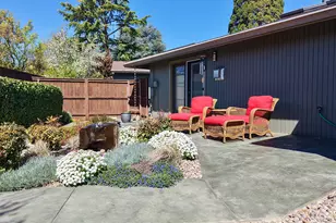 2424 Pembroke Cir, Medford, OR 97504 - Photo 45