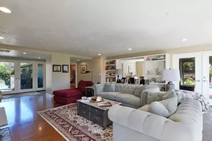 2424 Pembroke Cir, Medford, OR 97504 - Photo 5