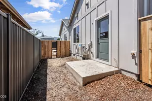 208 Gangnes Dr, Talent, OR 97540 - Photo 21