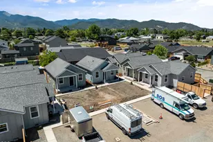 208 Gangnes Dr, Talent, OR 97540 - Photo 25