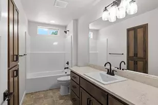 208 Gangnes Dr, Talent, OR 97540 - Photo 23