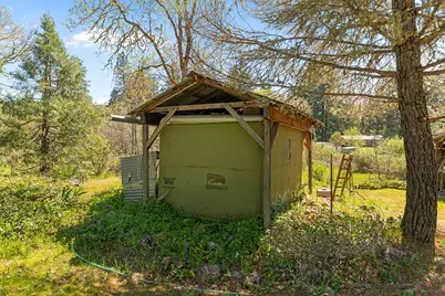 189 Finch Road, Kerby, OR 97531 - Photo 15