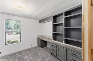 401 Bayard Dr, Grants Pass, OR 97527 - Photo 21