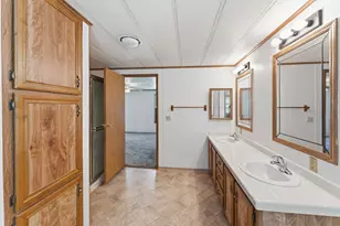 401 Bayard Dr, Grants Pass, OR 97527 - Photo 19